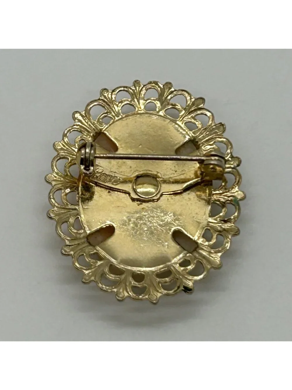 Coro Shell Cameo Brooch Gold-Tone Oval 1.5 Inches 1950s Vintage Jewelry